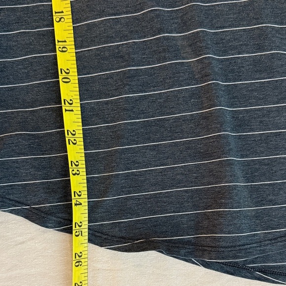 Lululemon Athletica Charcoal Striped V-Neck Tee - Picture 8 of 9